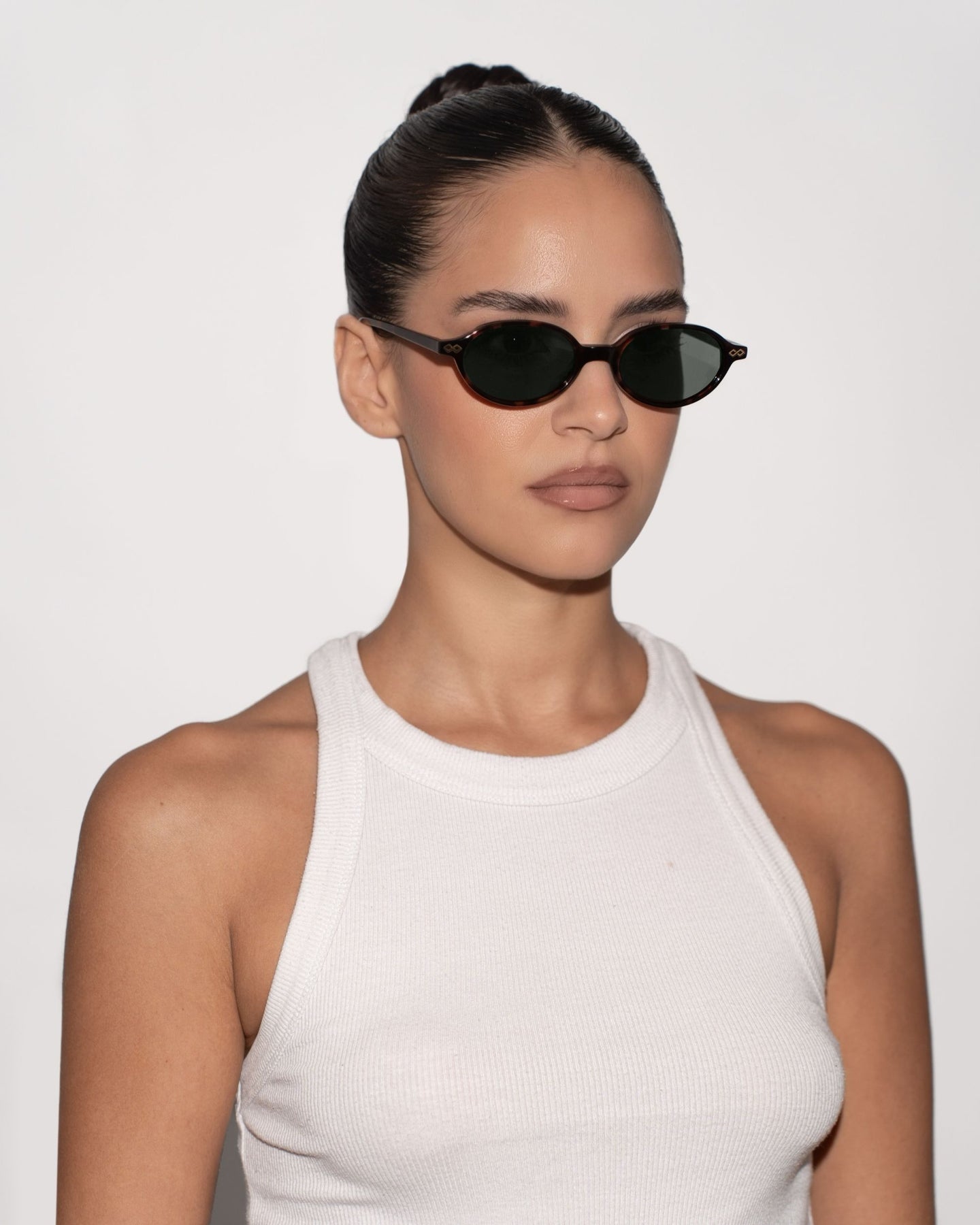 Shop Noor Sunglasses in Green on Tortoise Colour – Available Online in USA, UK, Canada & United Arab Emirates